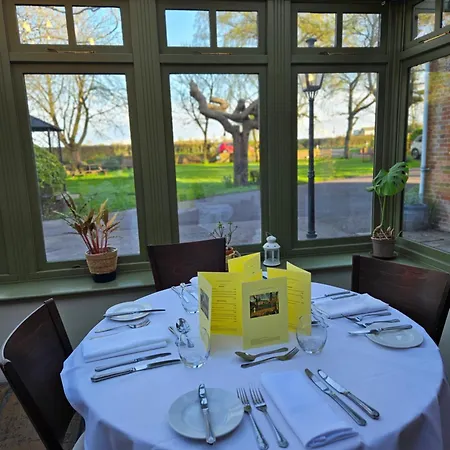 Hotel Marsh Farm 3*