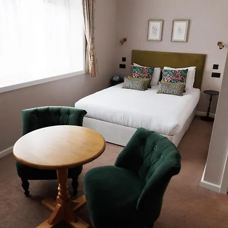 Stanton House 4* Swindon