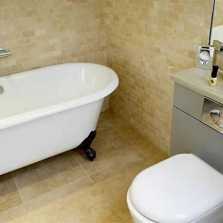 The Sun 4* Swindon