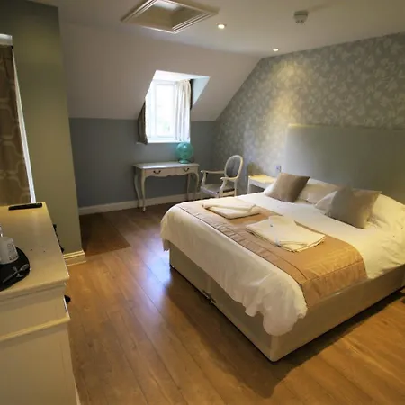 The Sun 4* Swindon