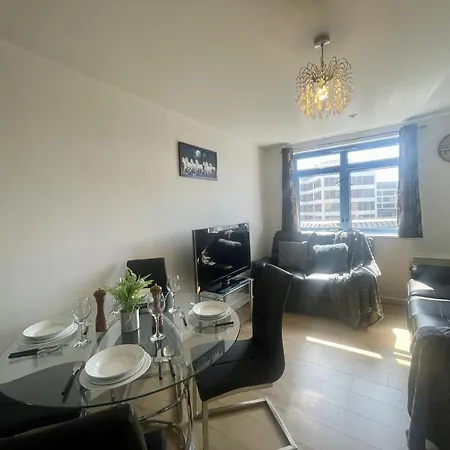 Hk Life Serviced , Centre * Swindon