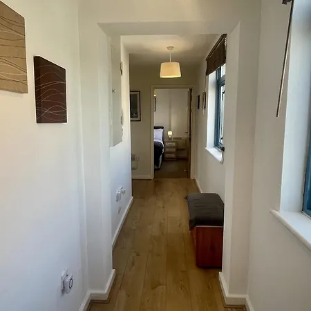 Apartment Hk Life Serviced , Centre Swindon