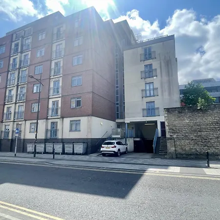 Hk Life Serviced , Centre Swindon