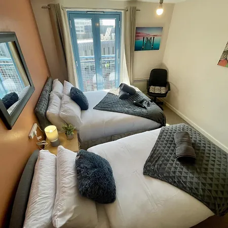 Hk Life Serviced , Centre Apartment Swindon