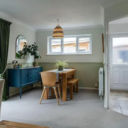 Juniper Close Retreat *