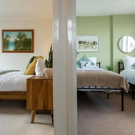 Juniper Close Retreat Holiday home *