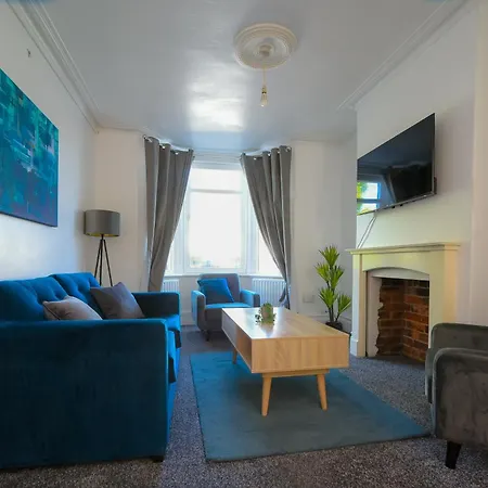 Parkside Victorian Retreat Near Town Centre Holiday home Swindon