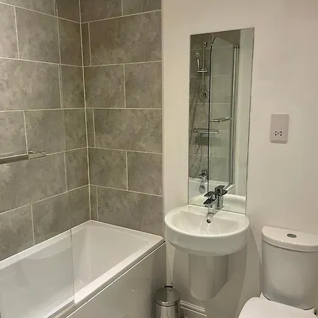 Double En-suite With Free Parking Holiday home Swindon