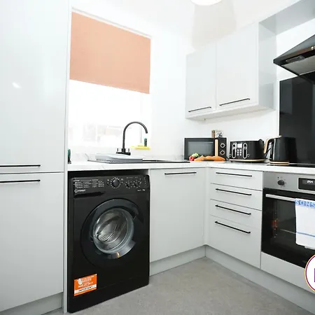 Havelock - Ideal For Contractors, Central Location & Great Disc For Long Apartment Swindon