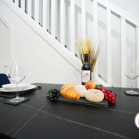 Havelock - Ideal For Contractors, Central Location & Great Disc For Long Apartment Swindon