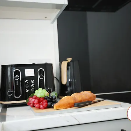 Havelock - Ideal For Contractors, Central Location & Great Disc For Long Swindon