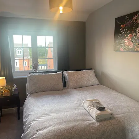Double En-suite With Free Parking Holiday home *