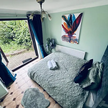 Away From Guest house Swindon