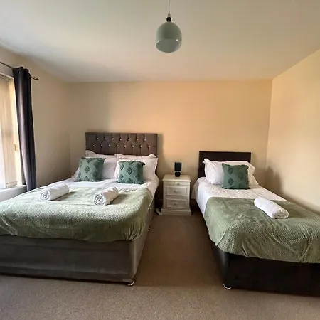 Comfy 3 Bed House North *