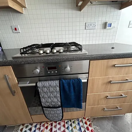 Comfy 3 Bed House North Swindon