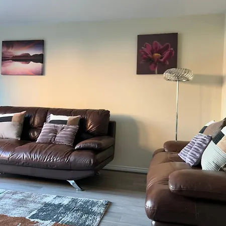 Holiday home Comfy 3 Bed House North Swindon