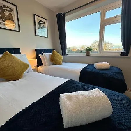 Indulgent Cozy 2 Bedroom Apartment *