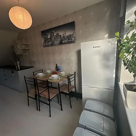 Indulgent Cozy 2 Bedroom Swindon