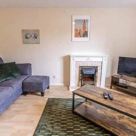 Thorley In North Swindon, Sleeps 4 In 2 Bedrooms, Long Disc, Parking Swindon