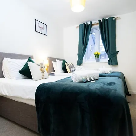 Brunel Apartment, Sleeps 4, 2 Bedrooms, Free Parking, Long Disc Apartment