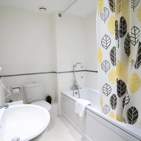 Apartment Brunel Apartment, Sleeps 4, 2 Bedrooms, Free Parking, Long Disc