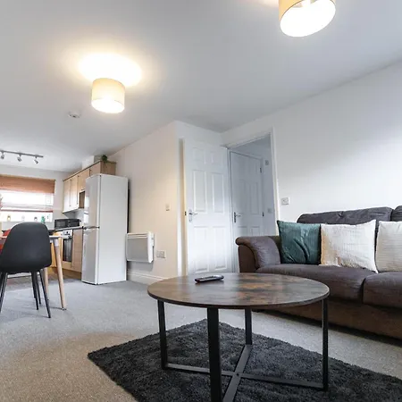 Apartment Contractors - Spacious - Long *