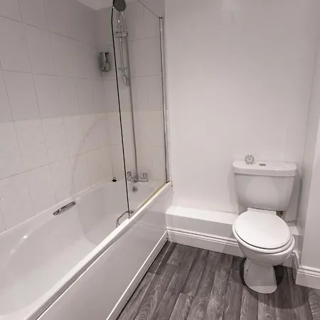 Contractors - Spacious - Long *