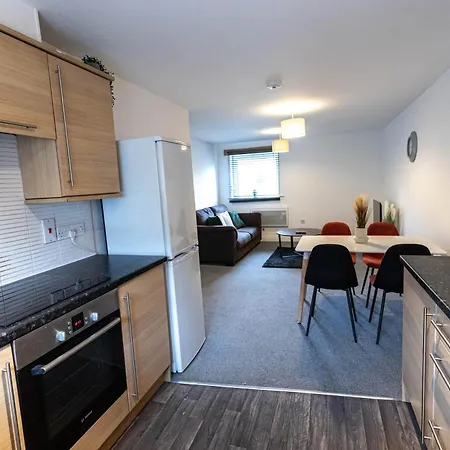 Apartment Contractors - Spacious - Long