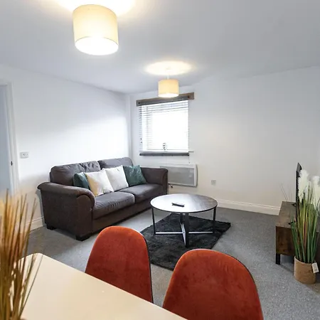 Apartment Contractors - Spacious - Long