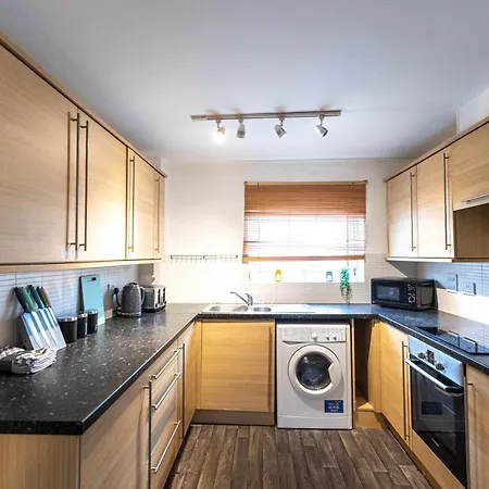Apartment Contractors - Spacious - Long *