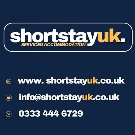 Apartment 4 Bradford Old Town Swindon, 2 Bedroom, Sleeps 5, Free Secure Parking, Wifi, Long Disc Swindon