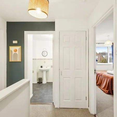 Mundy Avenue, Long Disc, Parking, Wifi Holiday home