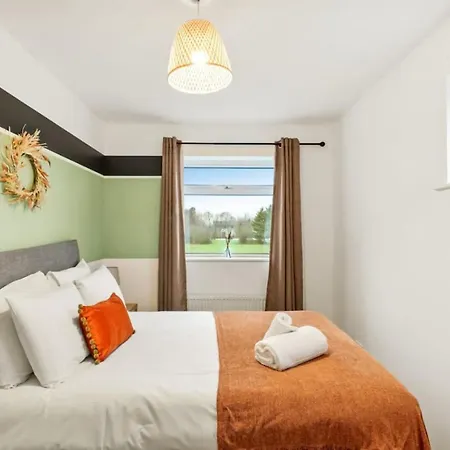 Mundy Avenue, Long Disc, Parking, Wifi Holiday home *