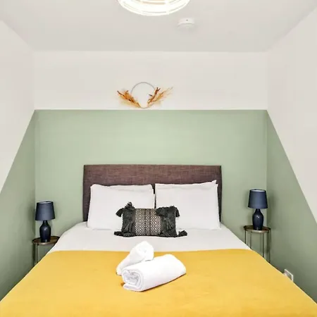 Mundy Avenue, Long Disc, Parking, Wifi Holiday home *