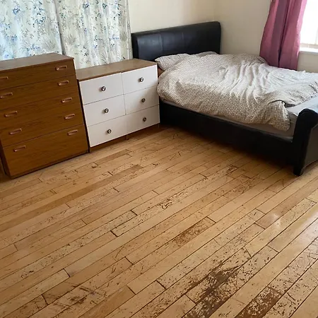 Parks Hostel Swindon