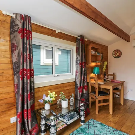 Holiday home The Log Swindon