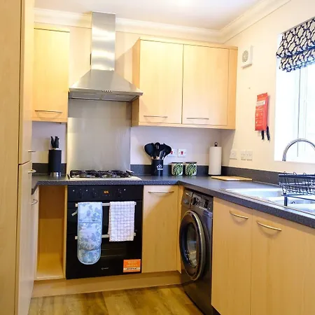 Haydon 5bed Sleeps 9 Swindon