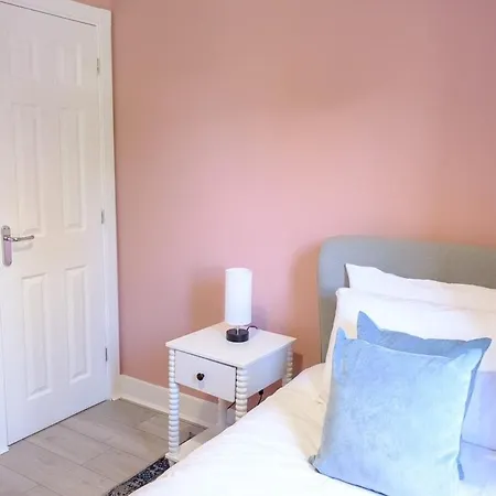 Haydon 5bed Sleeps 9 * Swindon