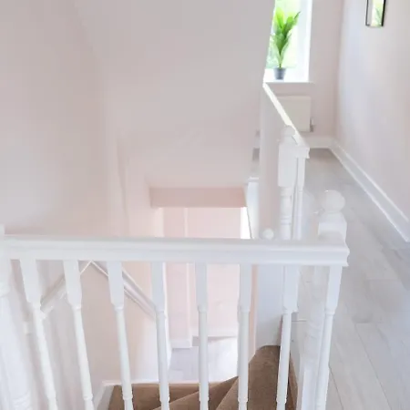 Haydon 5bed Sleeps 9