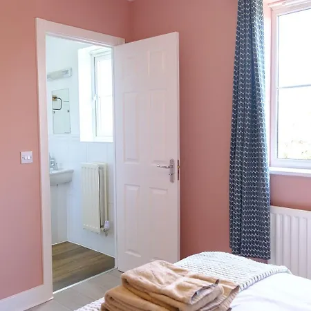 Casa de férias Haydon 5bed Sleeps 9 Swindon