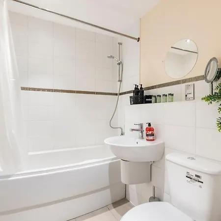 Apartamento Ctr Free Parking Perfect For Contractors Swindon