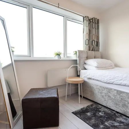 Commercial Road Location Wyvern Theatre Apartment