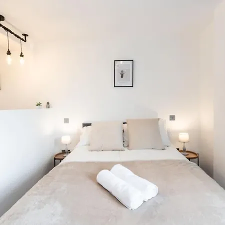 Commercial Road Location Wyvern Theatre Apartment