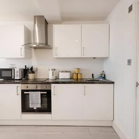 Apartment Commercial Road Location Wyvern Theatre