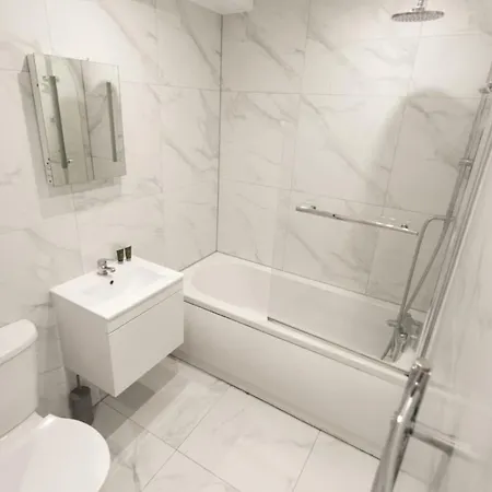 Apartment Commercial Road Location Wyvern Theatre