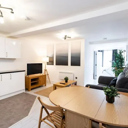 Commercial Road Location Wyvern Theatre Apartment Swindon