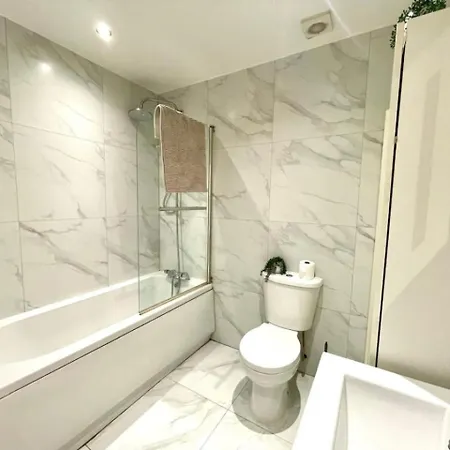 Commercial Road Location Wyvern Theatre Apartment Swindon