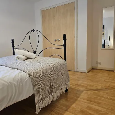 Apartamento Plaza Flat 19 - 2 Bedroom Apartment, Free Parking, Town Centre Swindon