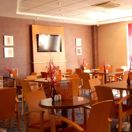 Hotel Express Centre By Ihg 3*