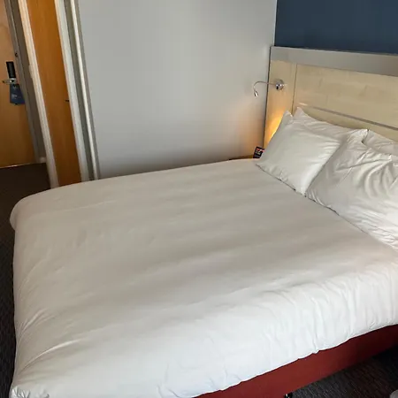 Express Centre By Ihg 3* Swindon